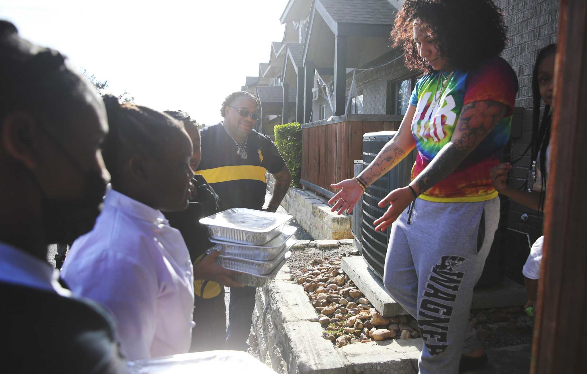 'It's a blessing': Junior chefs prepare Thanksgiving meals for San Antonio families in need - Vimarsana News