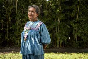 Native American woman passes on craft of Indigenous healing