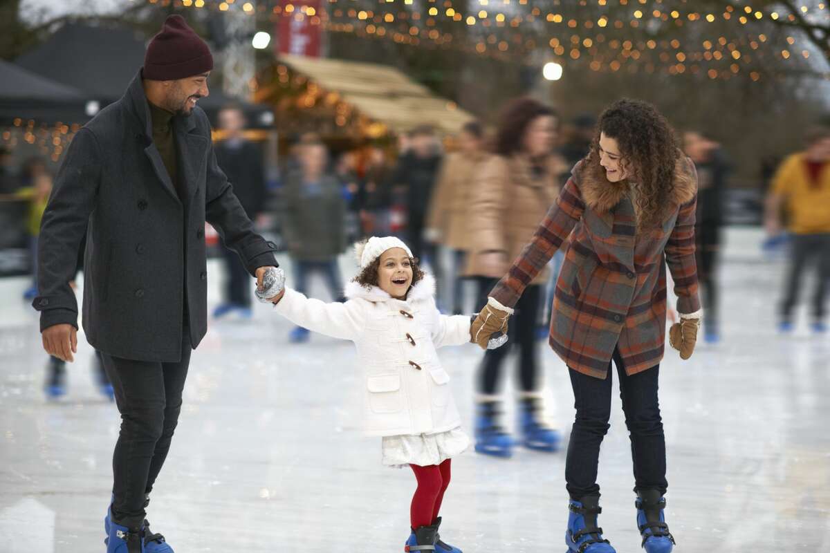 Family skating.