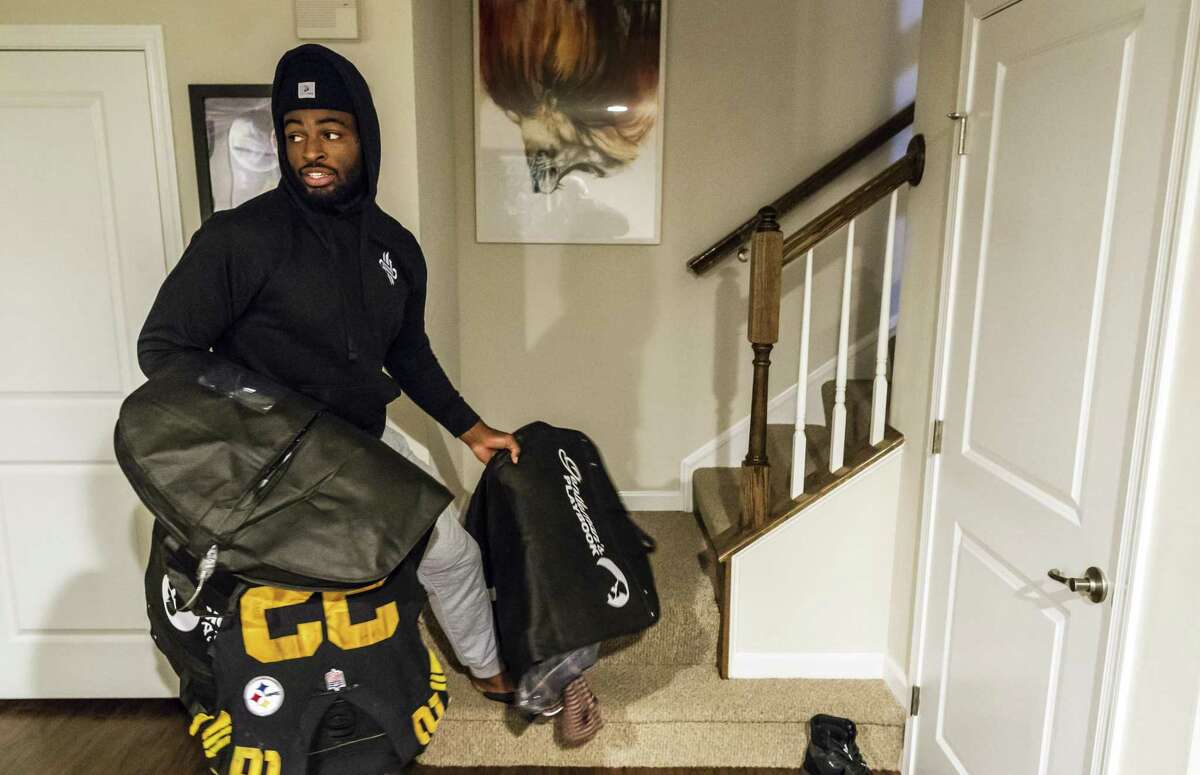 Steelers' Najee Harris Helps Renovate California Homeless Shelter