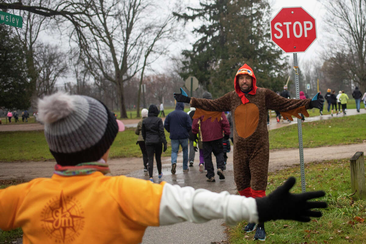 Annual Turkey Trot takes off from Tridge on Thanksgiving Day