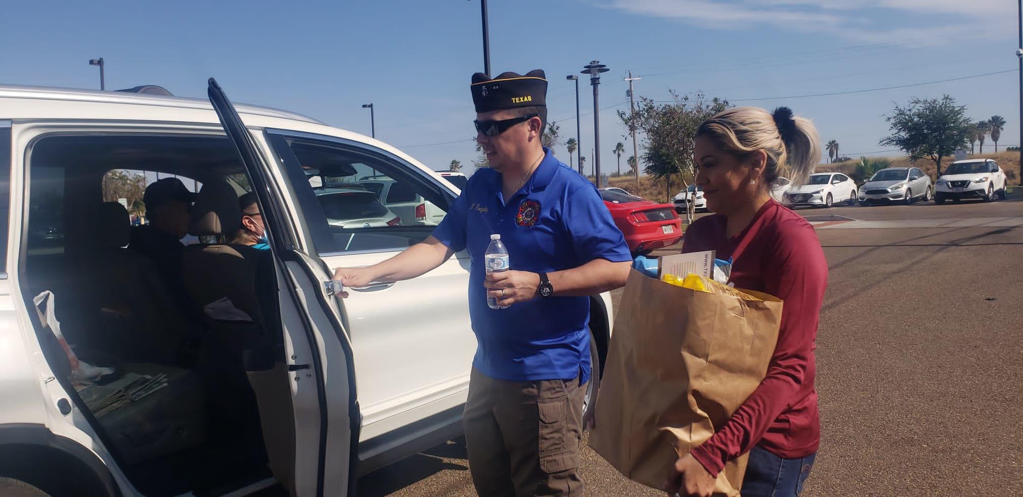 Laredo organizations unite to distribute turkeys to troops - Vimarsana News