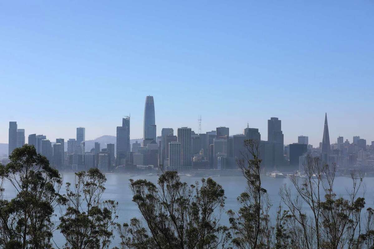 2021年11月3日，周三，金银岛俯瞰旧金山天际线。