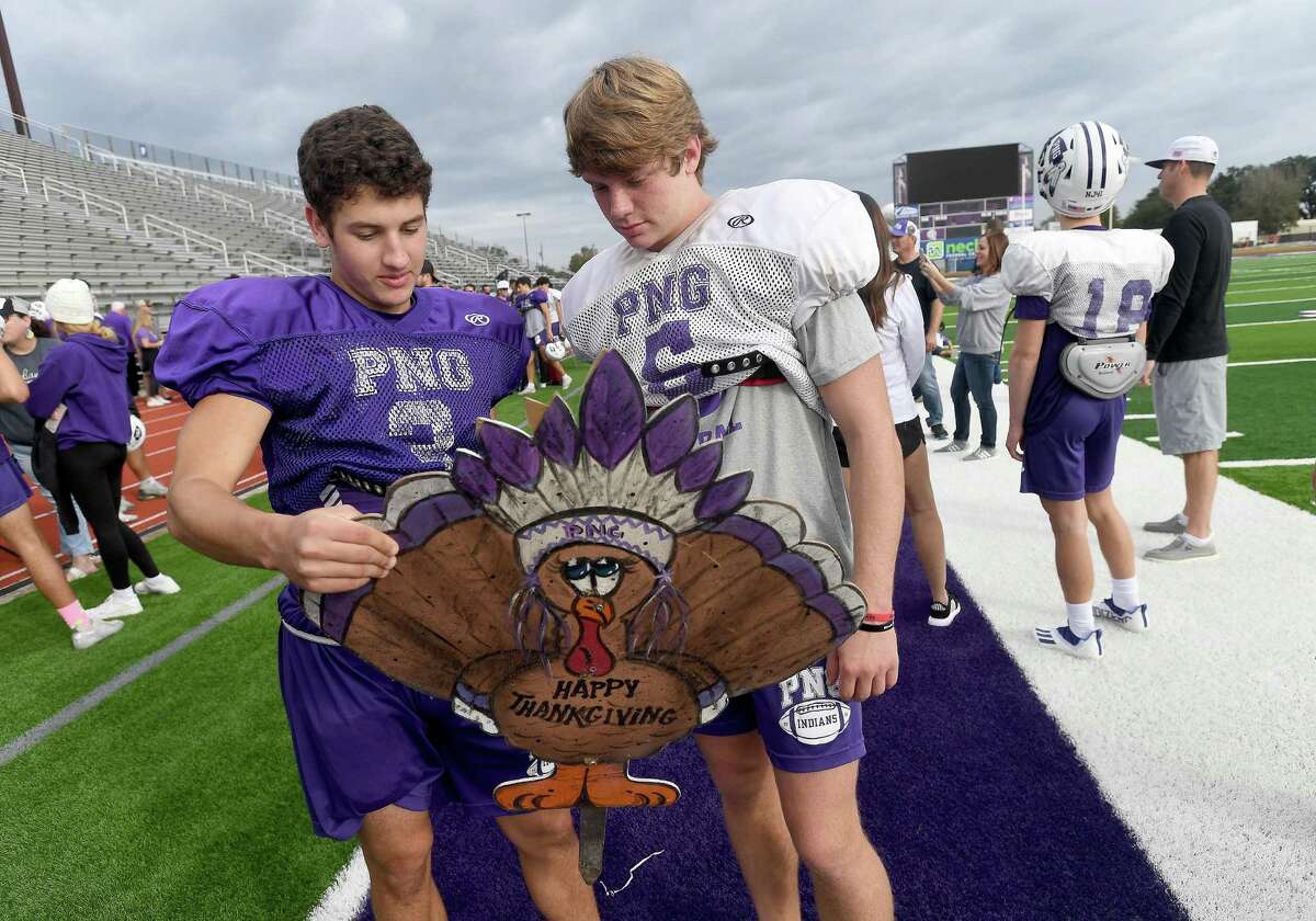 Photos: PNG football family enjoys Thanksgiving on the grid