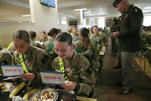 On Thanksgiving, general takes orders from specialists