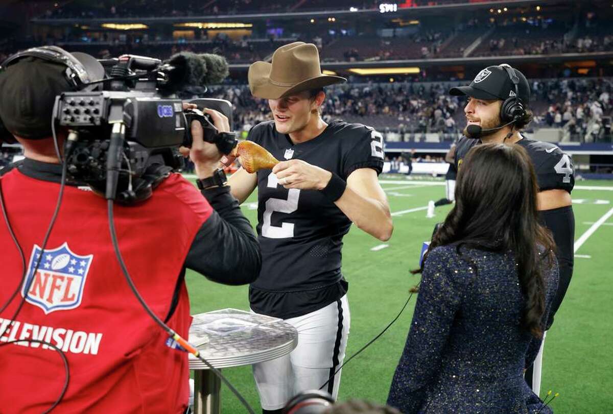 Las Vegas Raiders 36-33 Dallas Cowboys: Daniel Carlson kicks game-winning  field goal in overtime as Raiders clinch Thanksgiving epic, NFL News