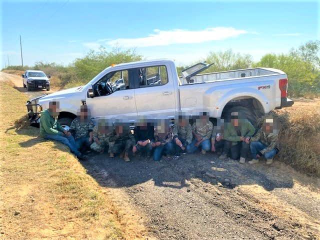 Pickup gets stuck in ditch, several migrants detained - Vimarsana News