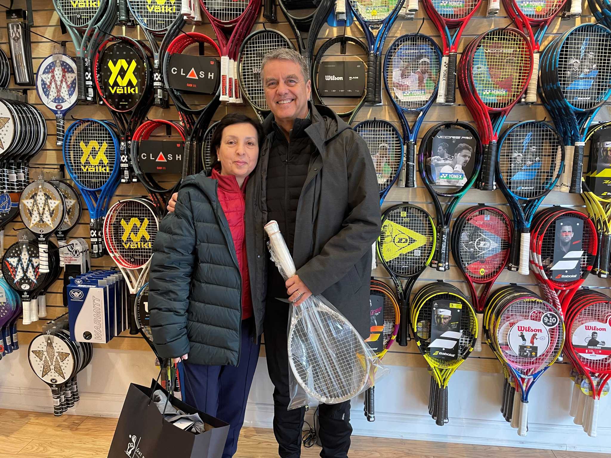 Greenwich shoppers venture out on Black Friday — but not necessarily for deals - Vimarsana News