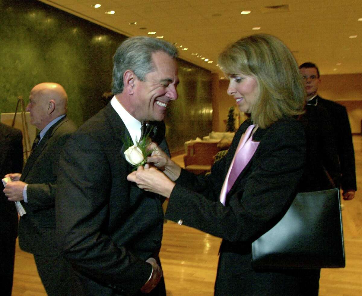In a file photo, Bobby Valentine received a corsage from his then-wife, Mary Branca Valentine, prior to a charity dinner in 2006.