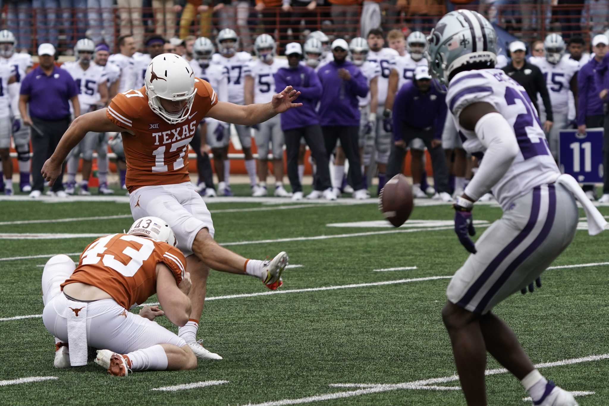 Texas kicker Cameron Dicker declares for NFL draft