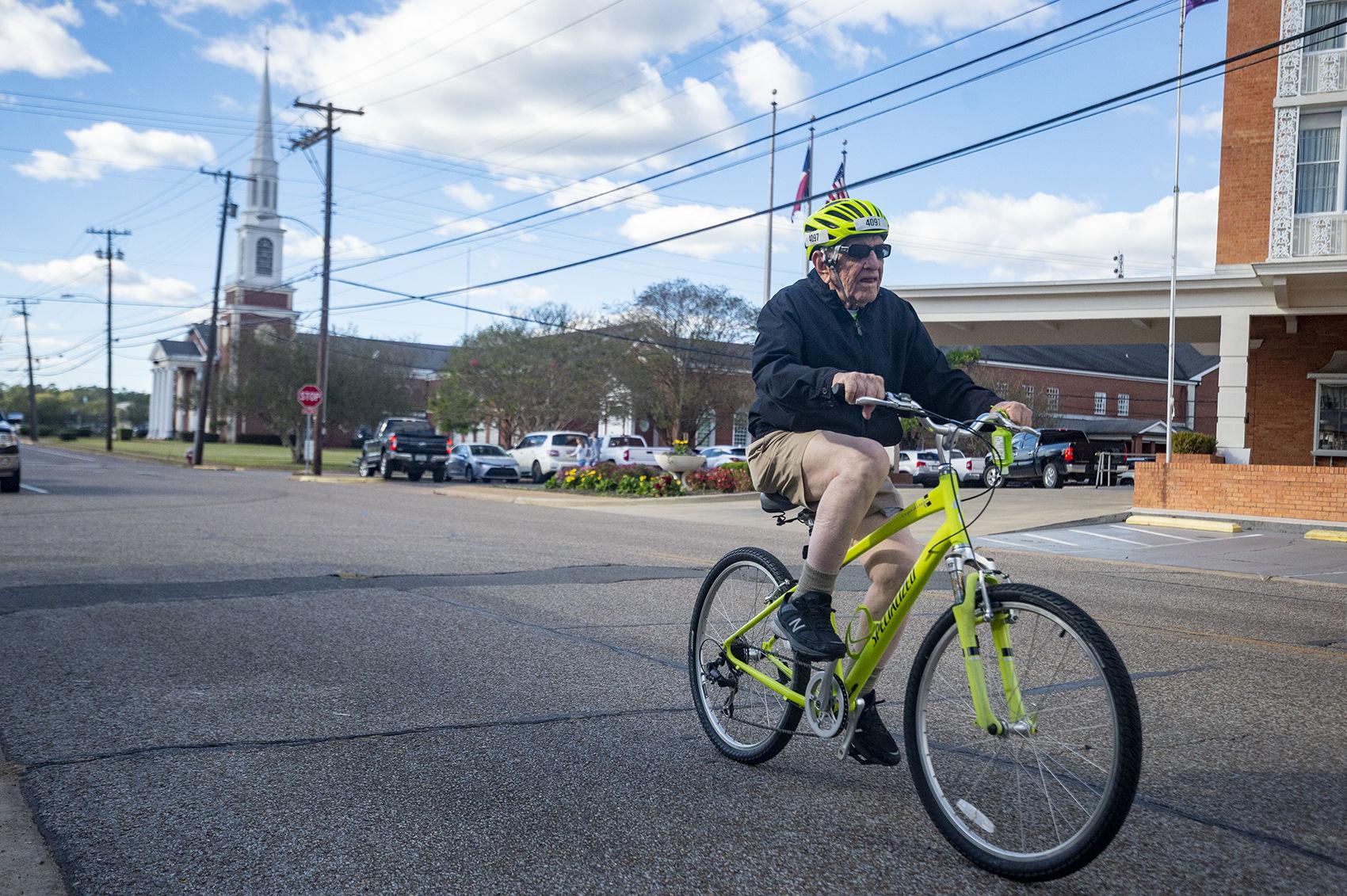 At 96, World War II veteran rides bike down memory lane - Vimarsana News