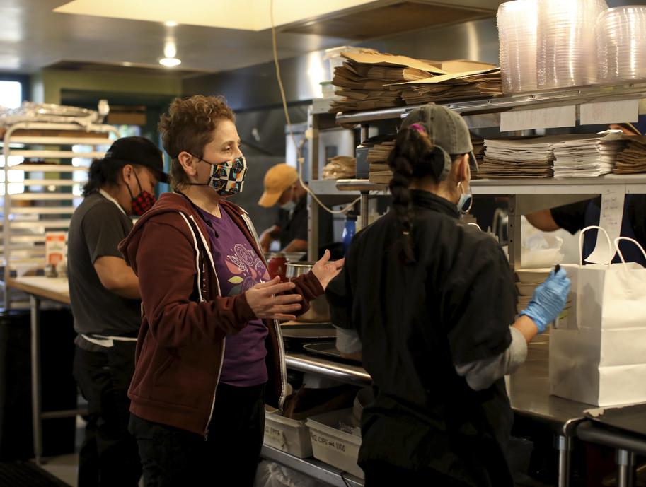 As costs rise, Bay Area restaurants weigh an unpopular step: raising menu prices