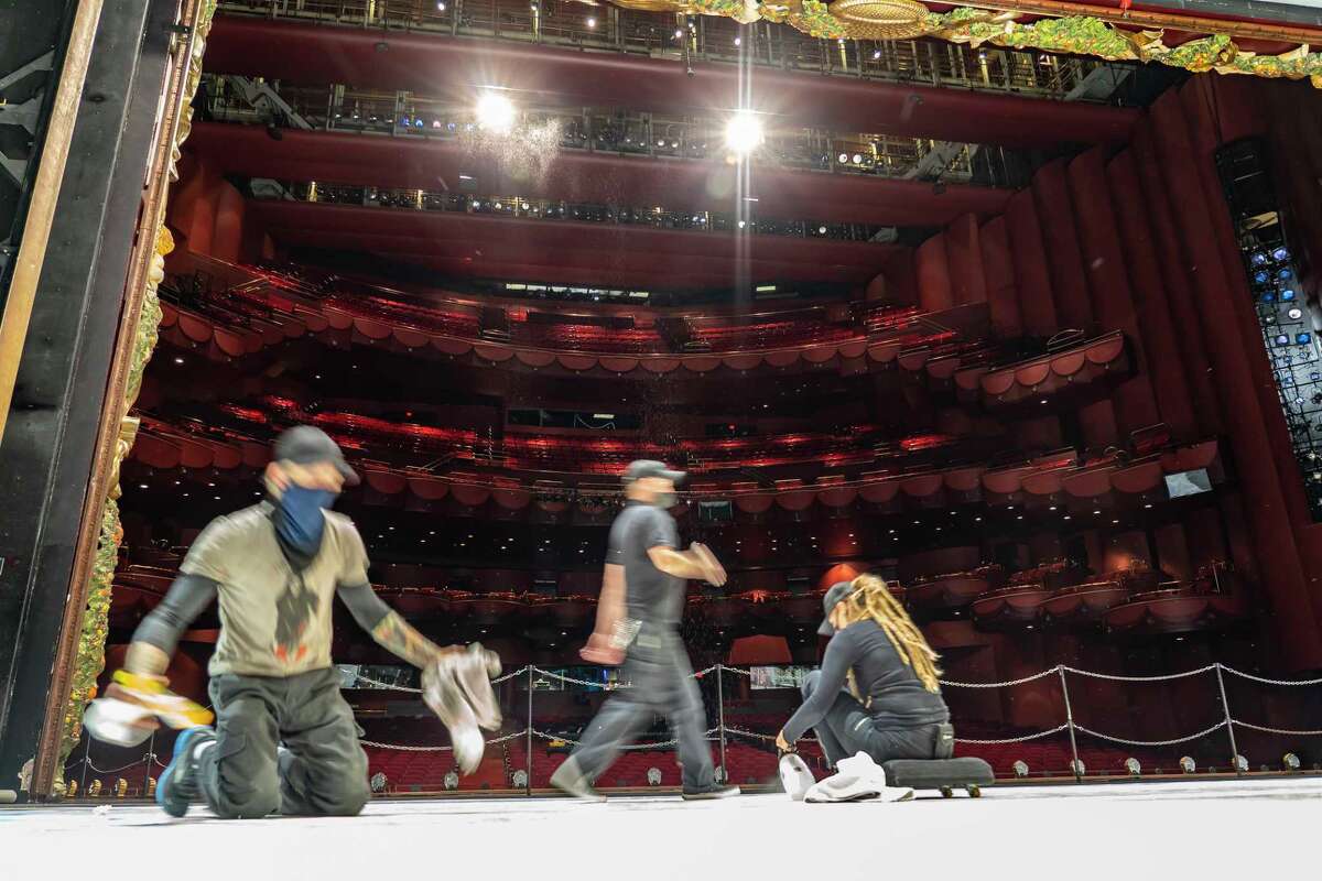 Houston Ballet's 'The Nutcracker' returns to Wortham after two years. Here's what to expect