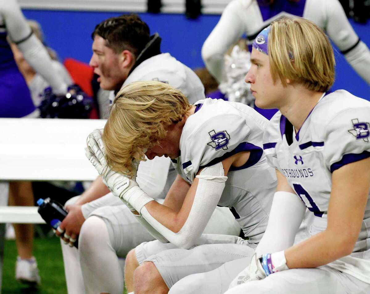 Boerne players dejected late in fourth quarter as they lost to LBJ 68-24 on Saturday, Nov. 27, 2021 at the Alamodome.
