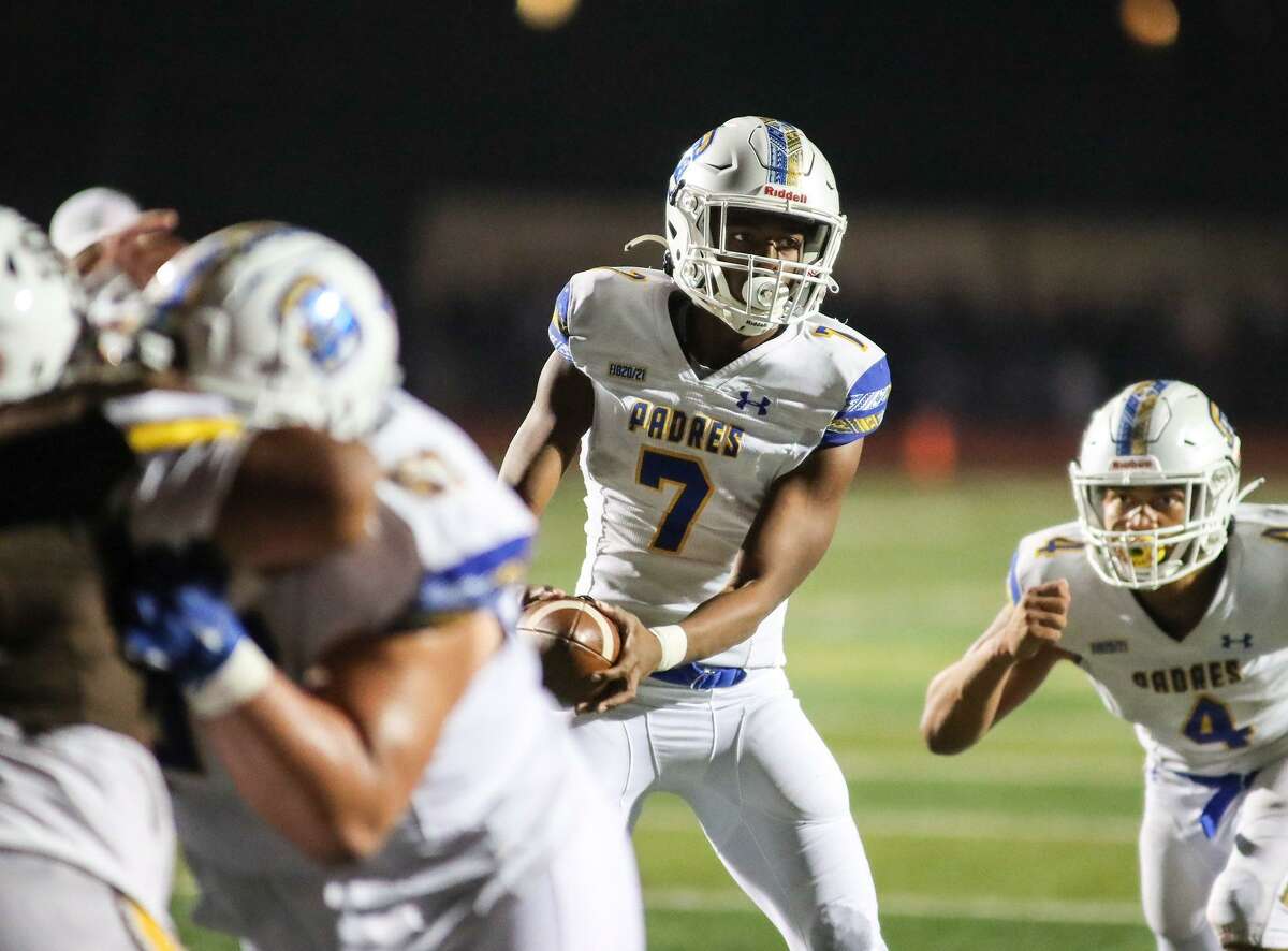 Serra quarterback Dominique Lampkin takes a snap during a 16-12 Central Coast Section Division I championship game win over St. Francis at Westmont High in Campbell on Friday, Nov. 26, 2021.