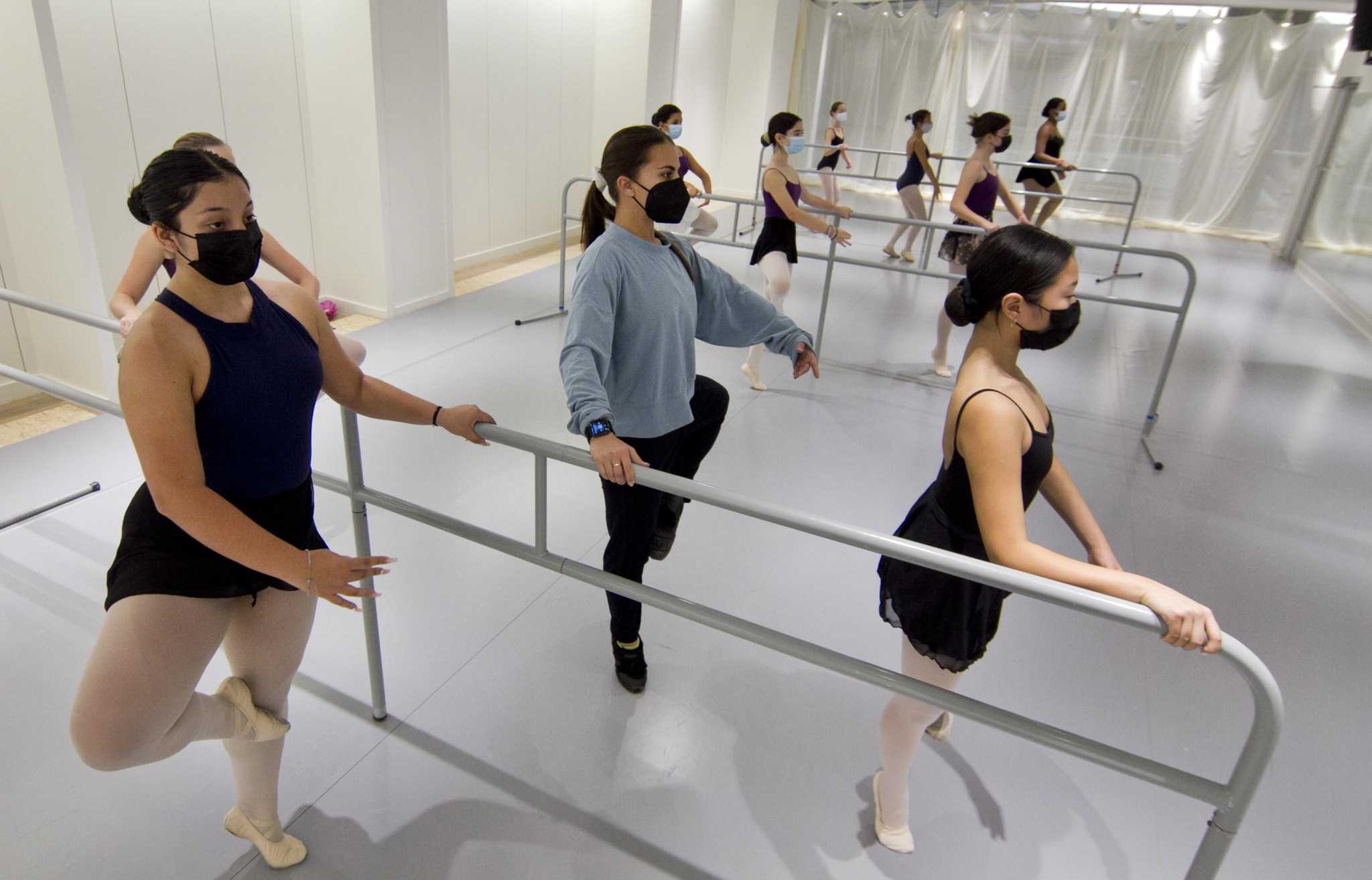As others leave, Ballet school finds new home at Stamford mall - Vimarsana News