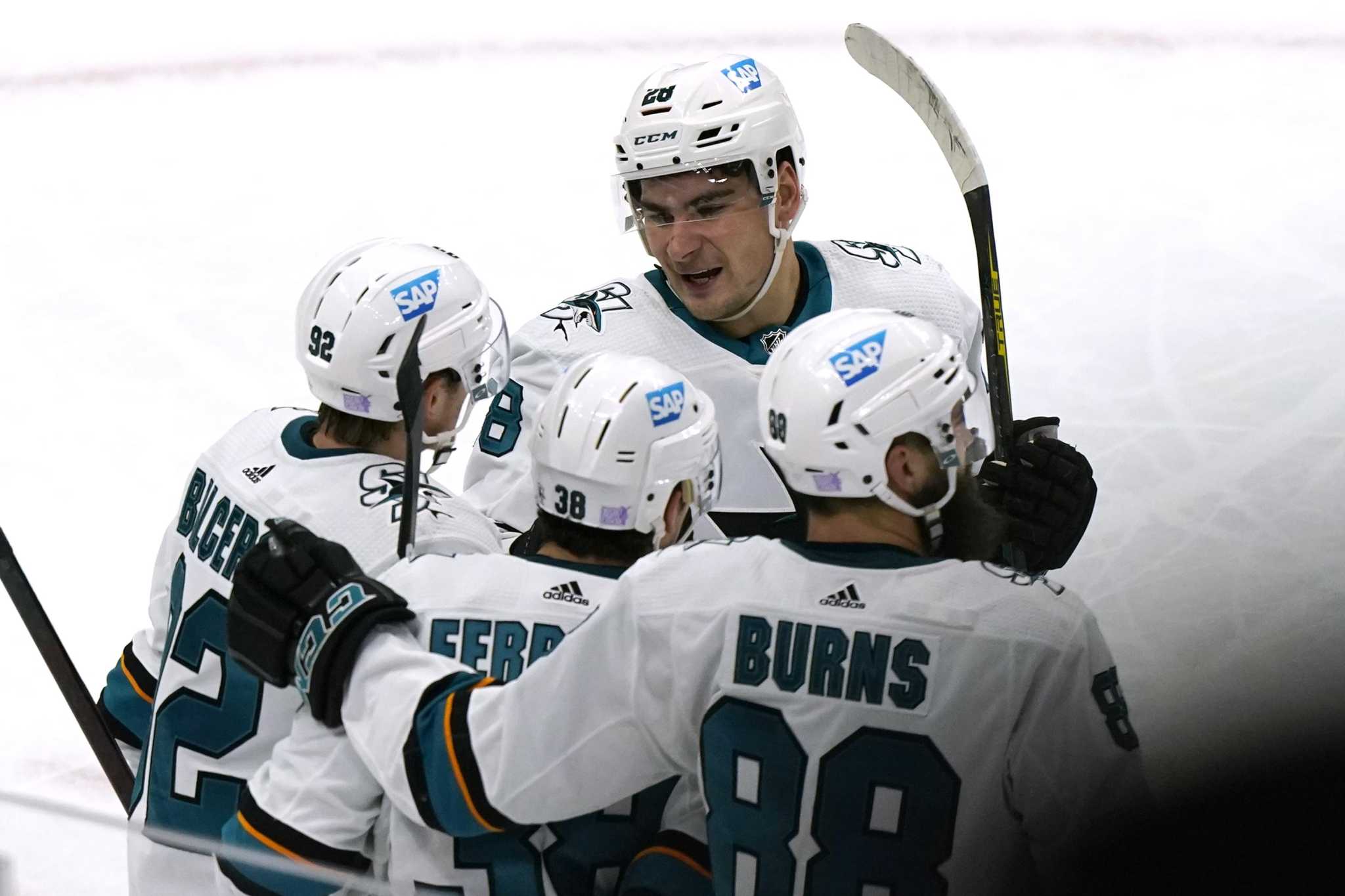 Timo Meier scores franchise-record five goals as Sharks rout Kings