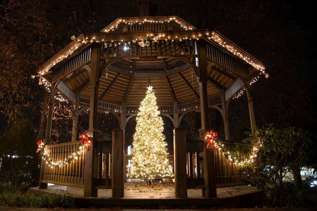 The annual tree lighting on the Huntington Green will be Sunday, Dec. 1, starting at 5 p.m.