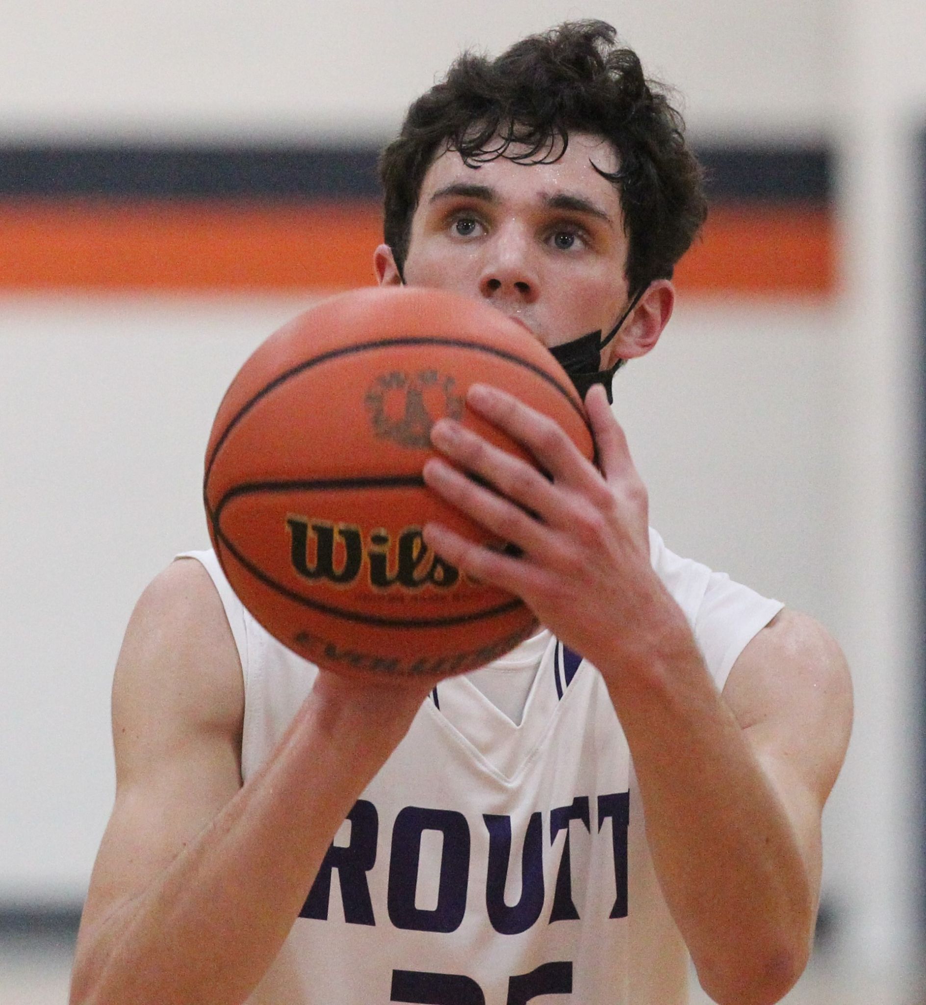 Routt falls in title game - Vimarsana News