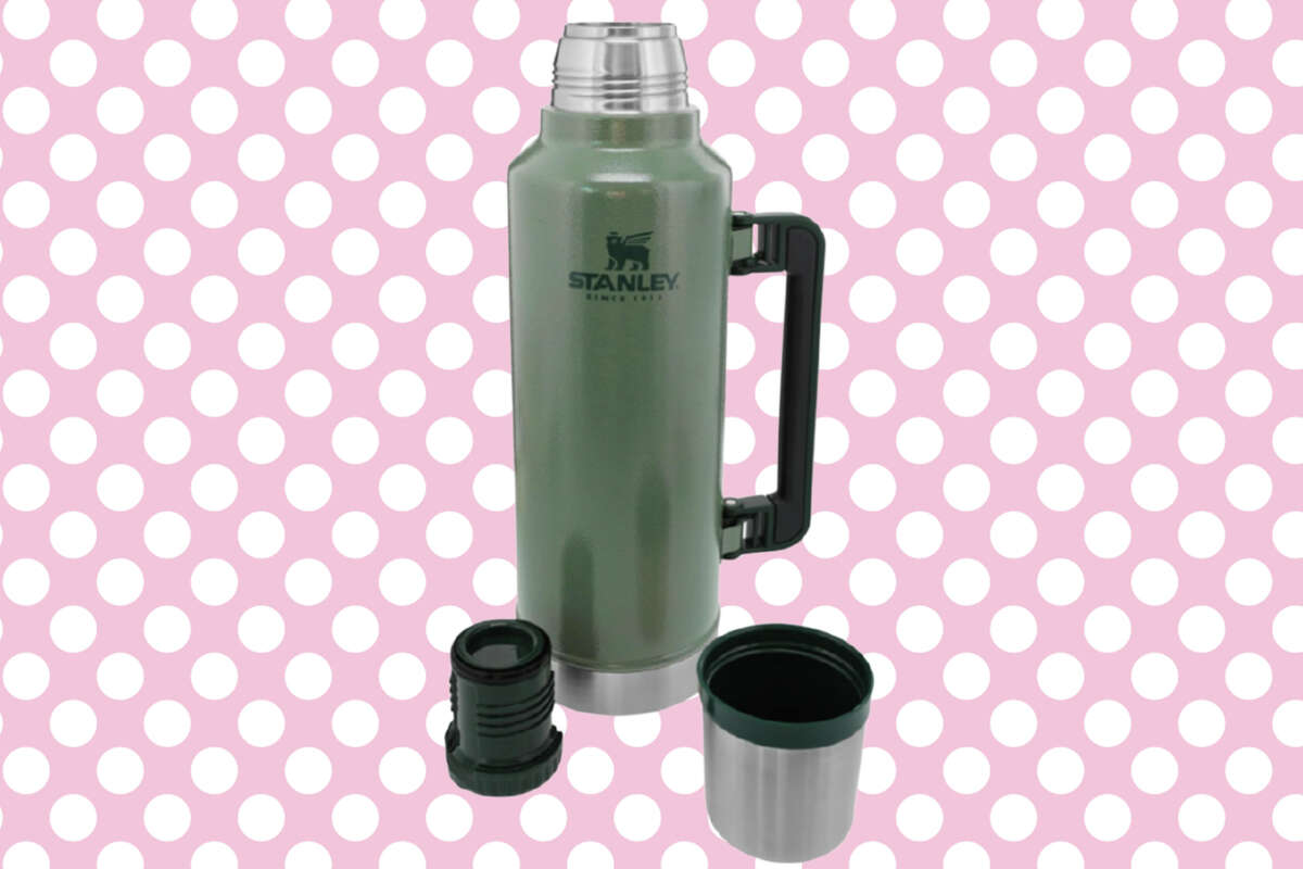 Classic 64 fl. oz. Hammertone Green Stainless Steel Vacuum Insulated Thermos