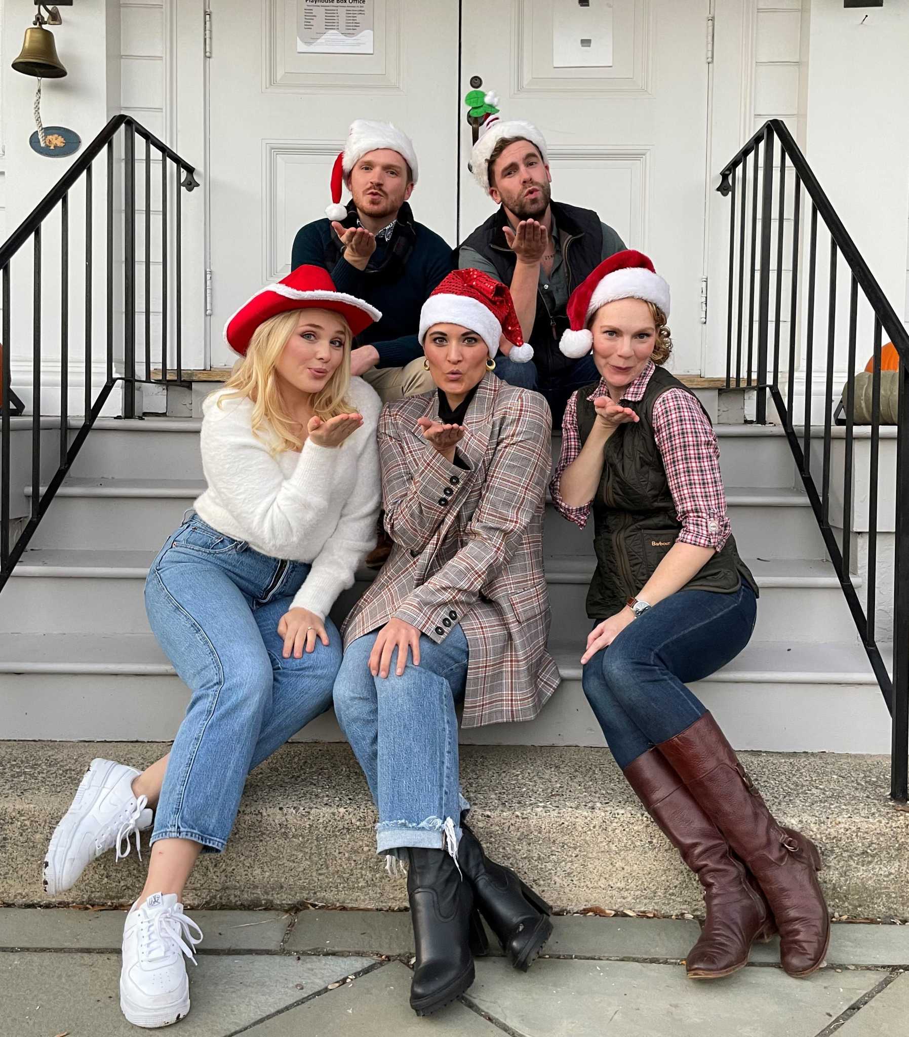 Ivoryton Playhouse presents 'A Christmas Survival Guide,' a 'wry' look at 'seasonal stress' - Vimarsana News