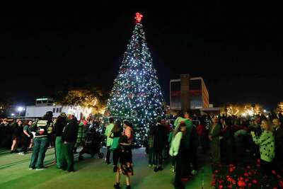 Powell Christmas Parade 2022 Brightening The Holidays In Conroe