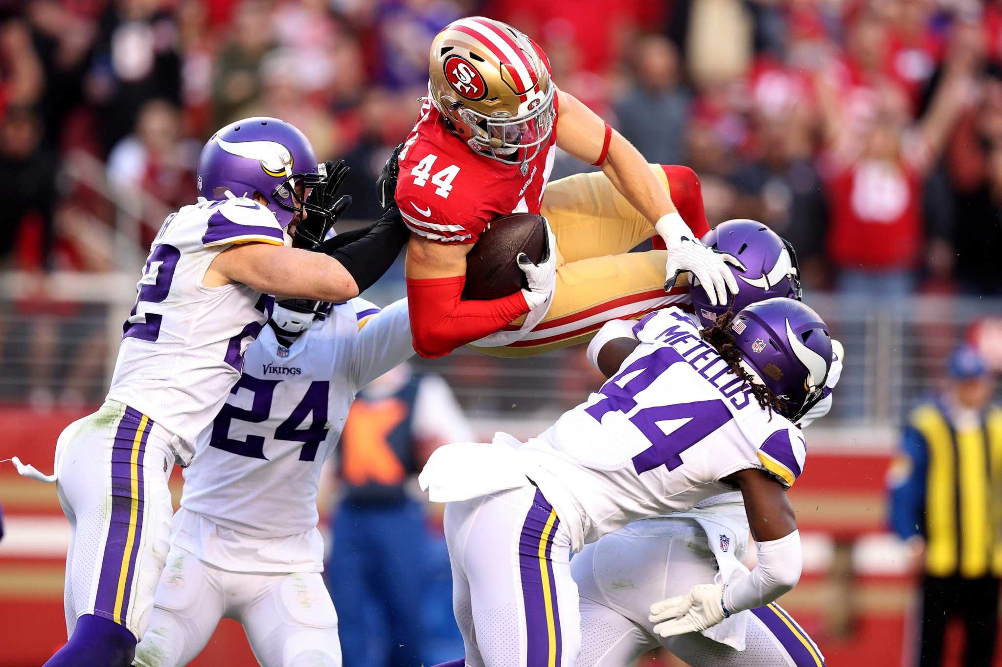 Minnesota Vikings vs San Francisco 49ers - November 28, 2021