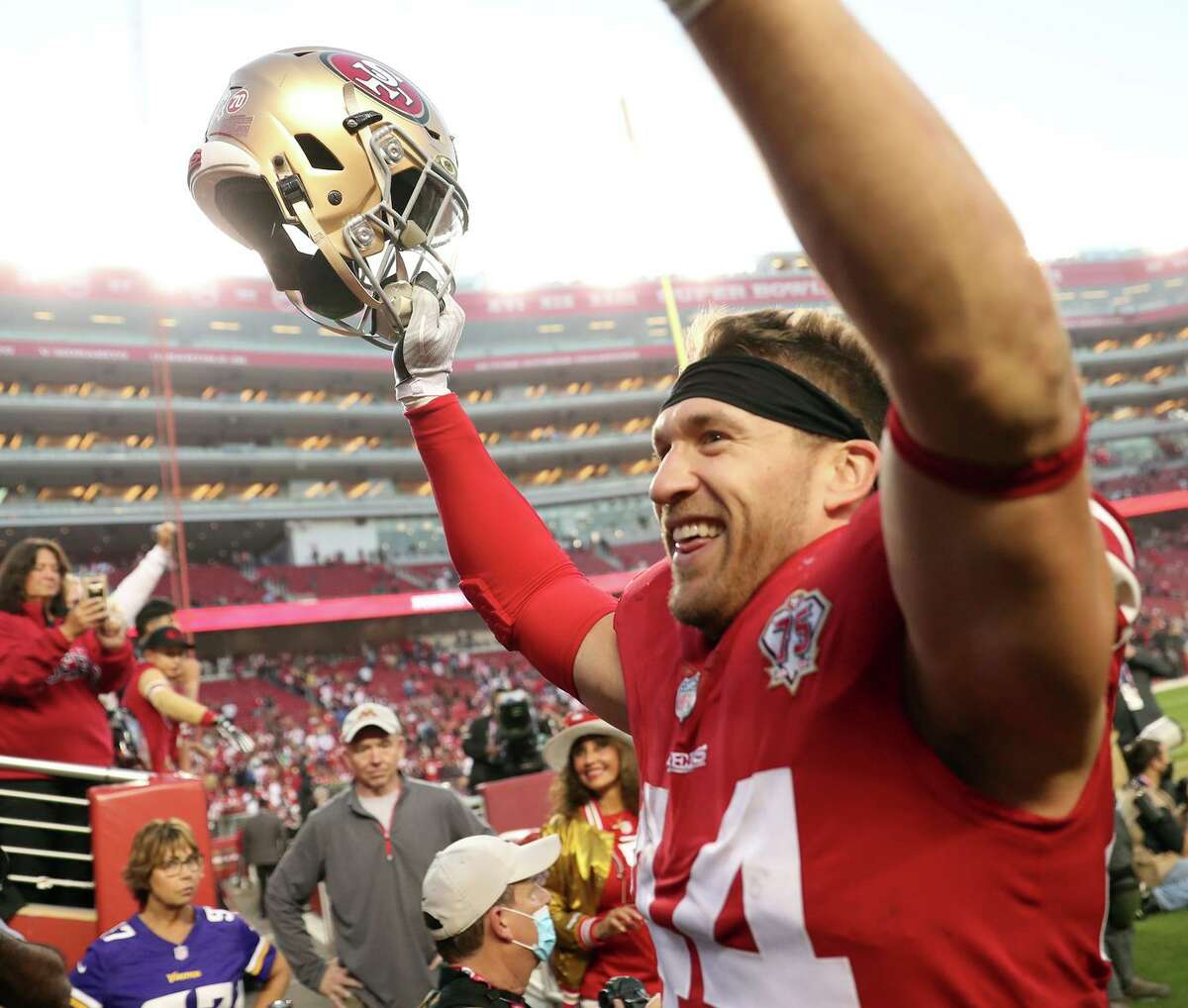 San Francisco 49ers' Kyle Juszczyk celebrates after 34-26 win over Minnesota Vikings in NFL game at Levi's Stadium in Santa Clara, Calif., on Sunday, November 28, 2021.