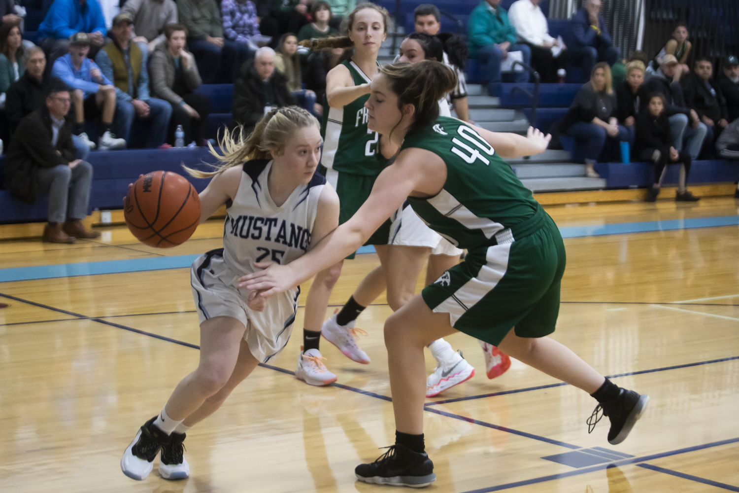 Prep Roundup: Meridian girls extend record winning streak