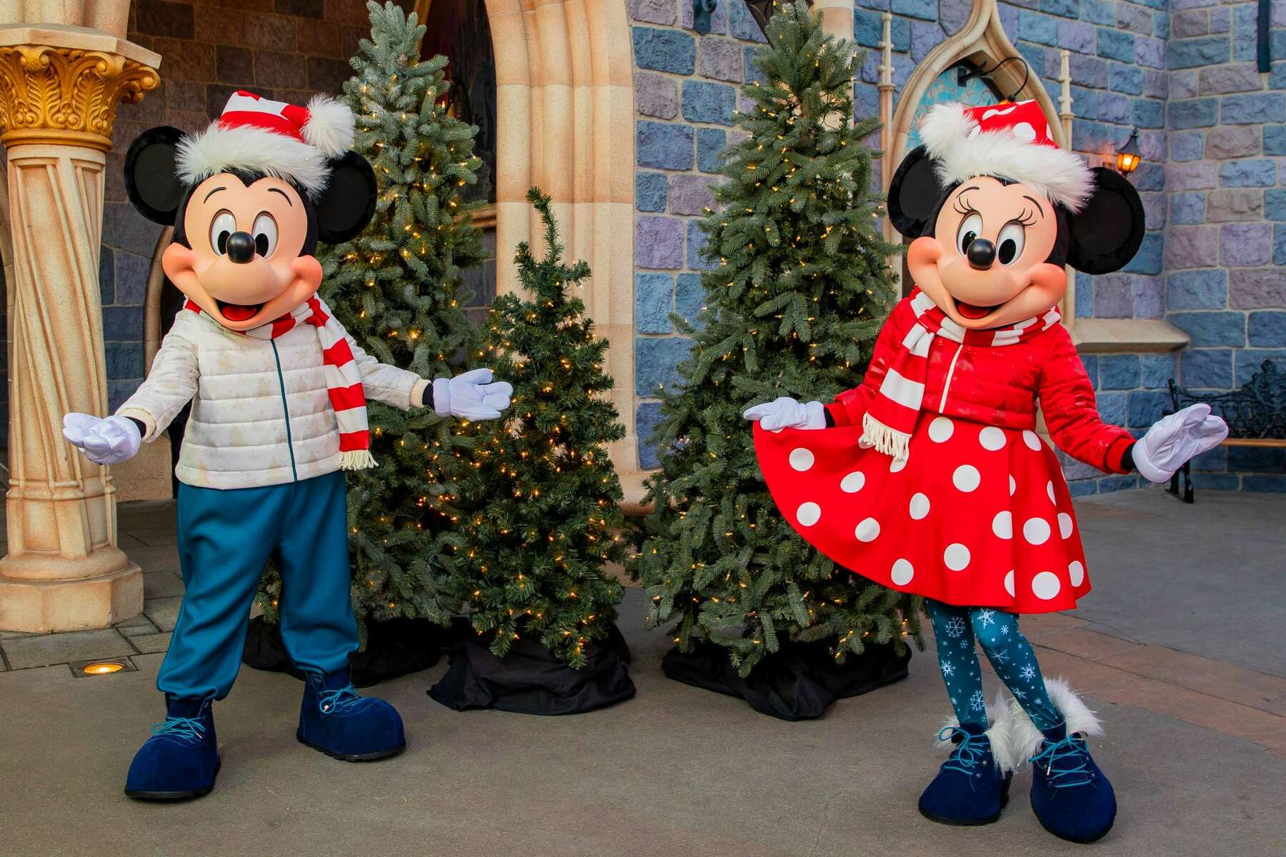 Cabrillo Elementary Upland Christmas Break 2022 Getting Disneyland Tickets For The December Holiday Season Is Almost  Impossible. Here's How To Do It.