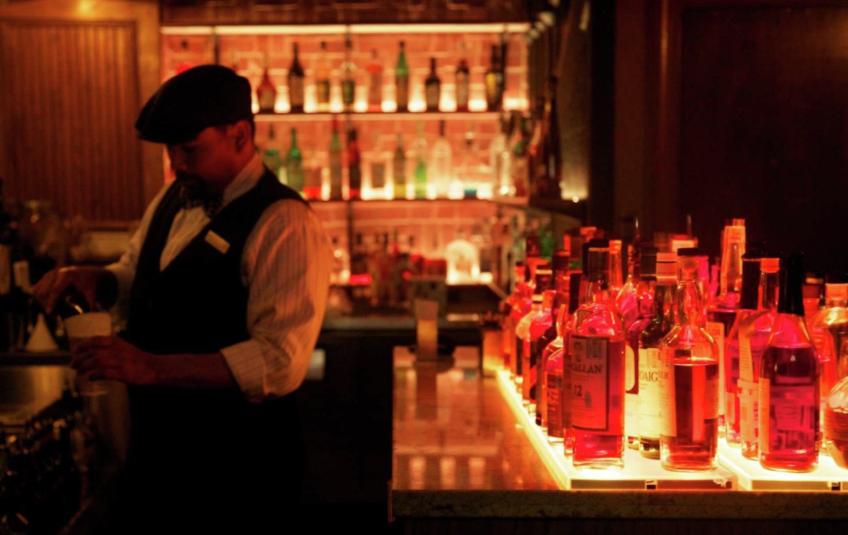 9 San Antonio bars that feel like a speakeasy