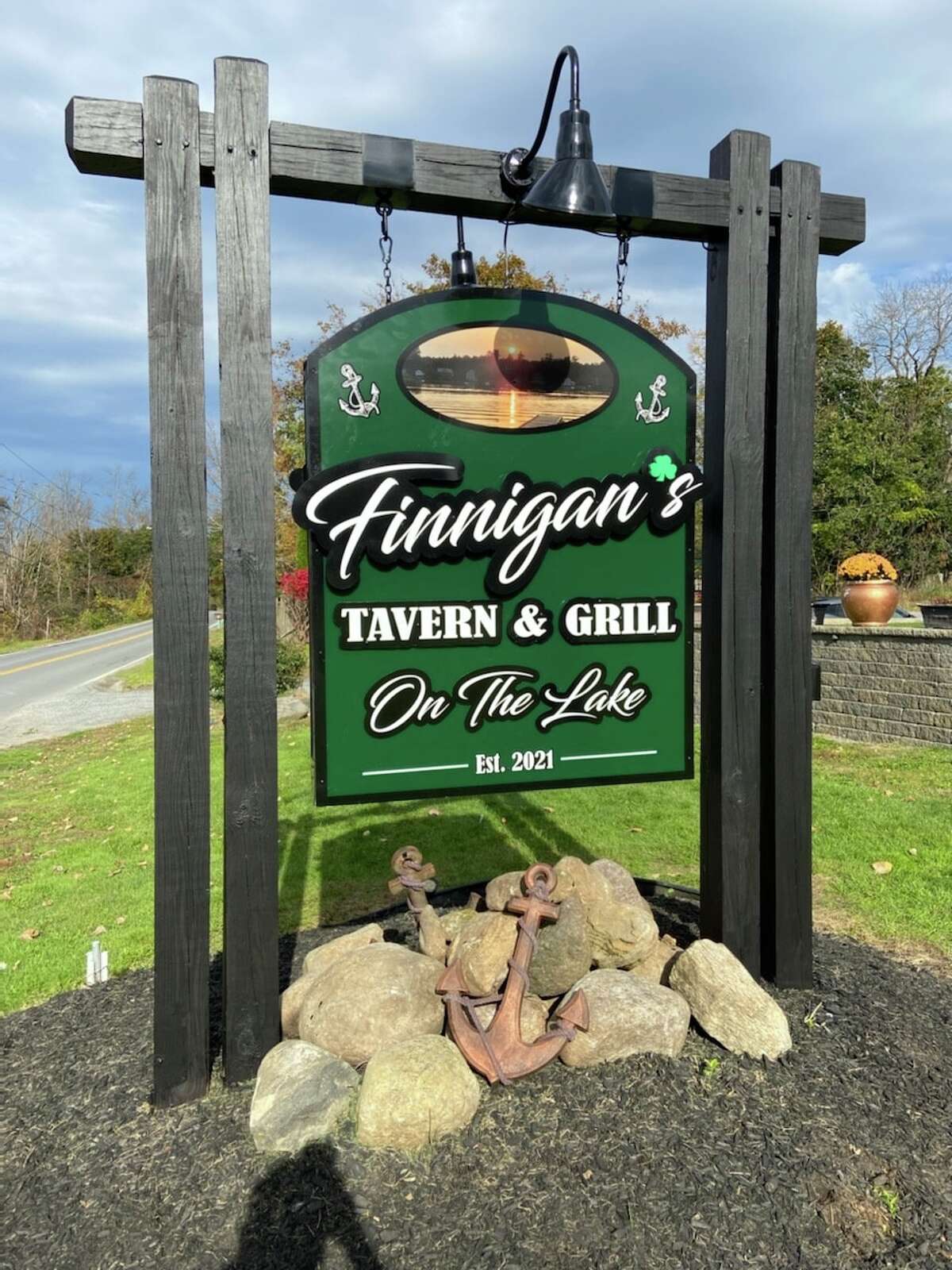 Finnigan's on the Lake is open