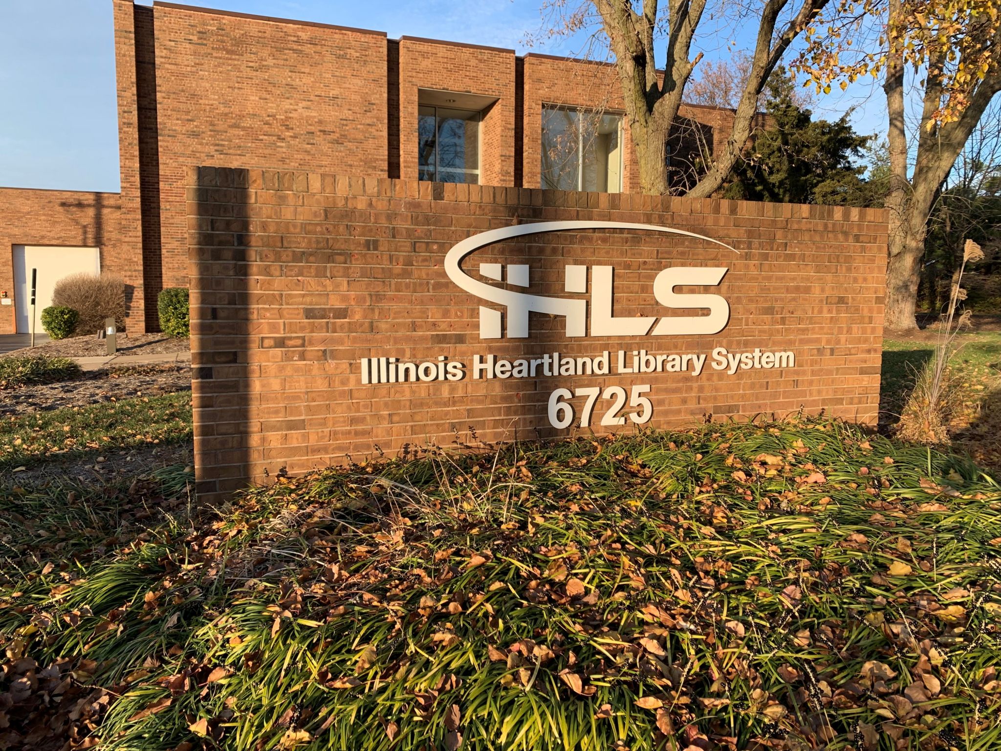 Illinois Heartland Library System hosts free vaccine clinic