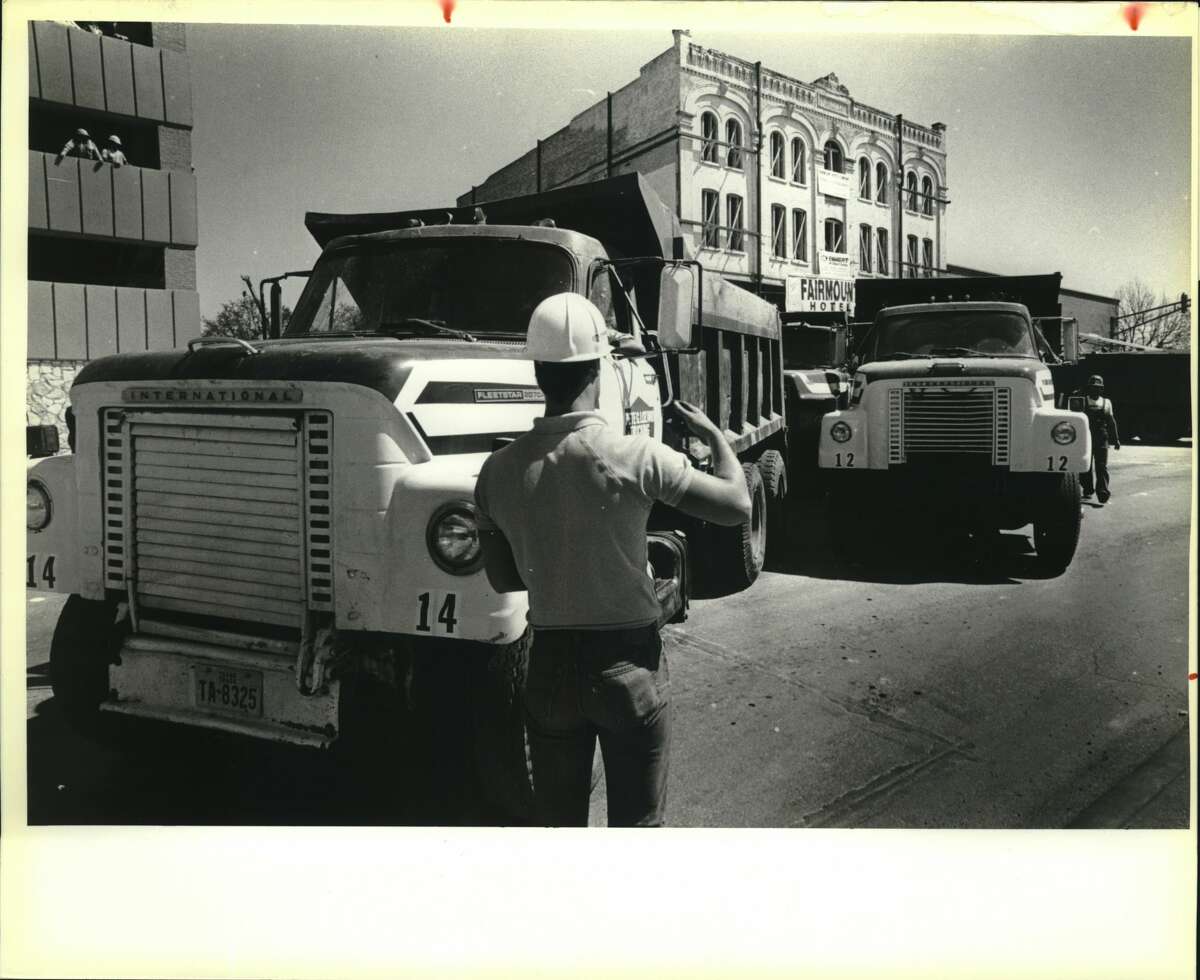 Preparing to move the Fairmount Hotel in 1985.