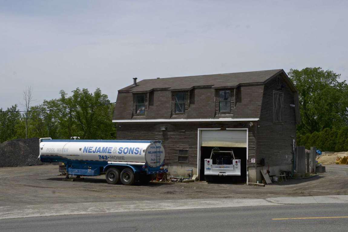 Danbury approves a family-owned pool contractor's $1.5M building plans on the Bethel border - Vimarsana News