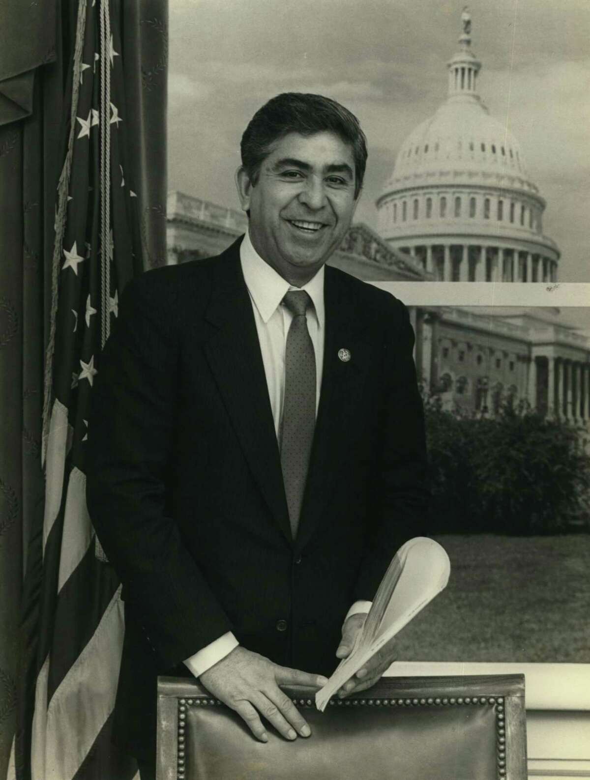 Albert Bustamante in a congressional portrait.