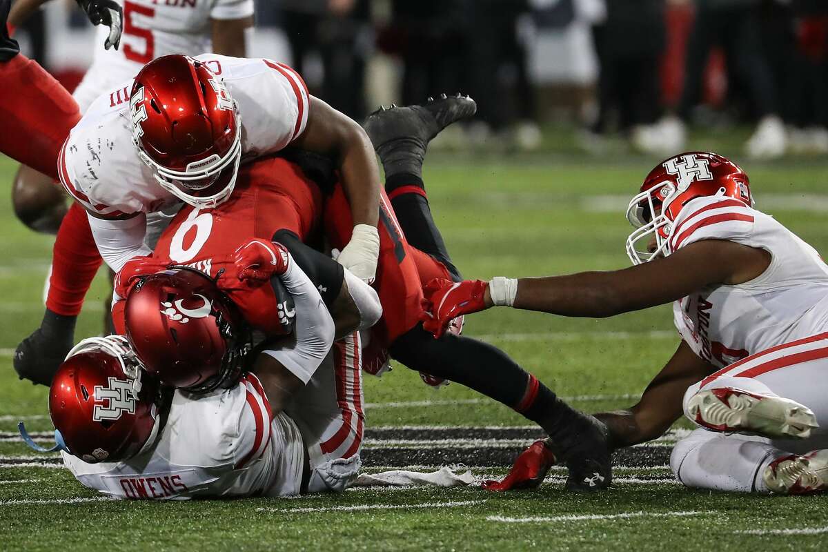 The backend of UH's secondary is experienced with free safety Gervarrius Owens (32).  