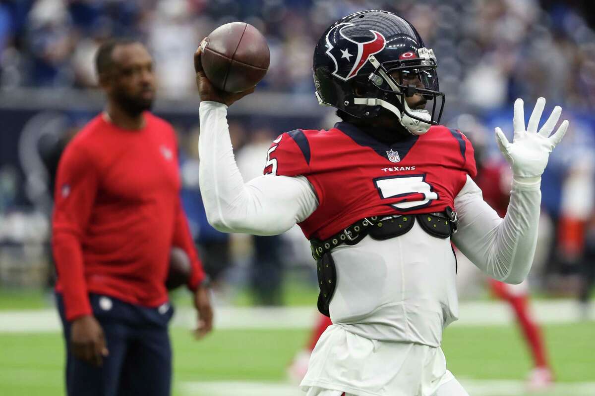 Houston Texans quarterback Tyrod Taylor (5) warms up before an NFL football game against the Indianapolis Colts Sunday, Dec. 5, 2021 in Houston.