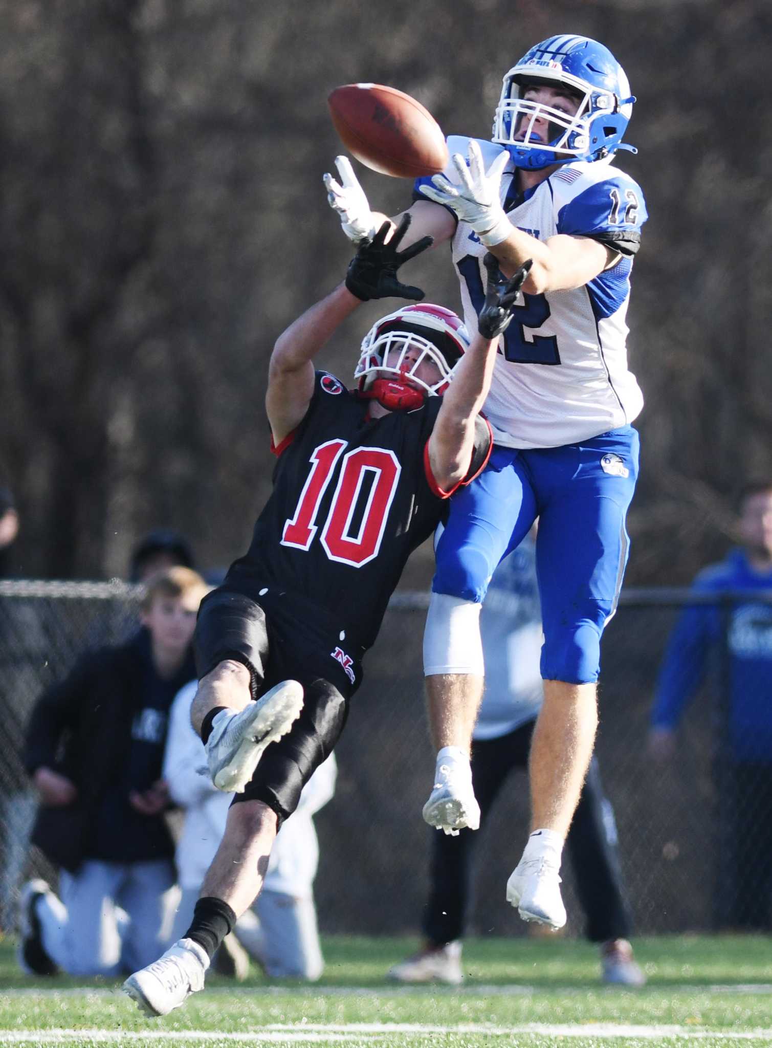 Darien football avenges loss to New Canaan, headed to LL final