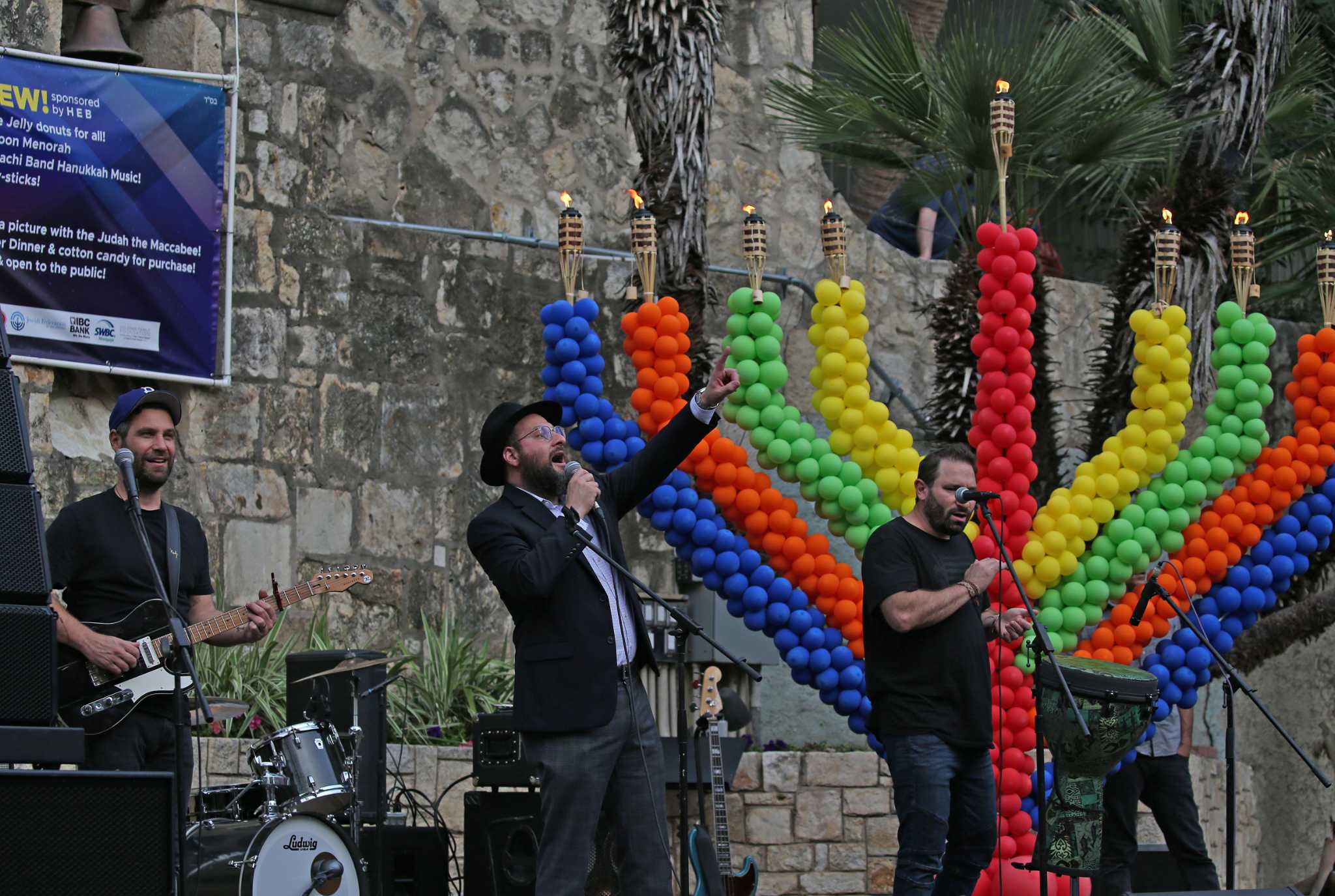 'It feels like a giant hug': San Antonio's 24th annual Chanukah on the River event draws hundreds - Vimarsana News