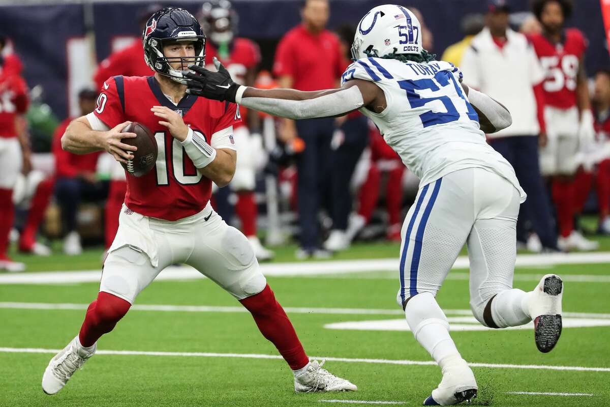 Houston Texans Davis Mills tossed a pair of touchdowns and led Houston to a  score on six of nine possessions in Sunday's home win over Los Angeles.