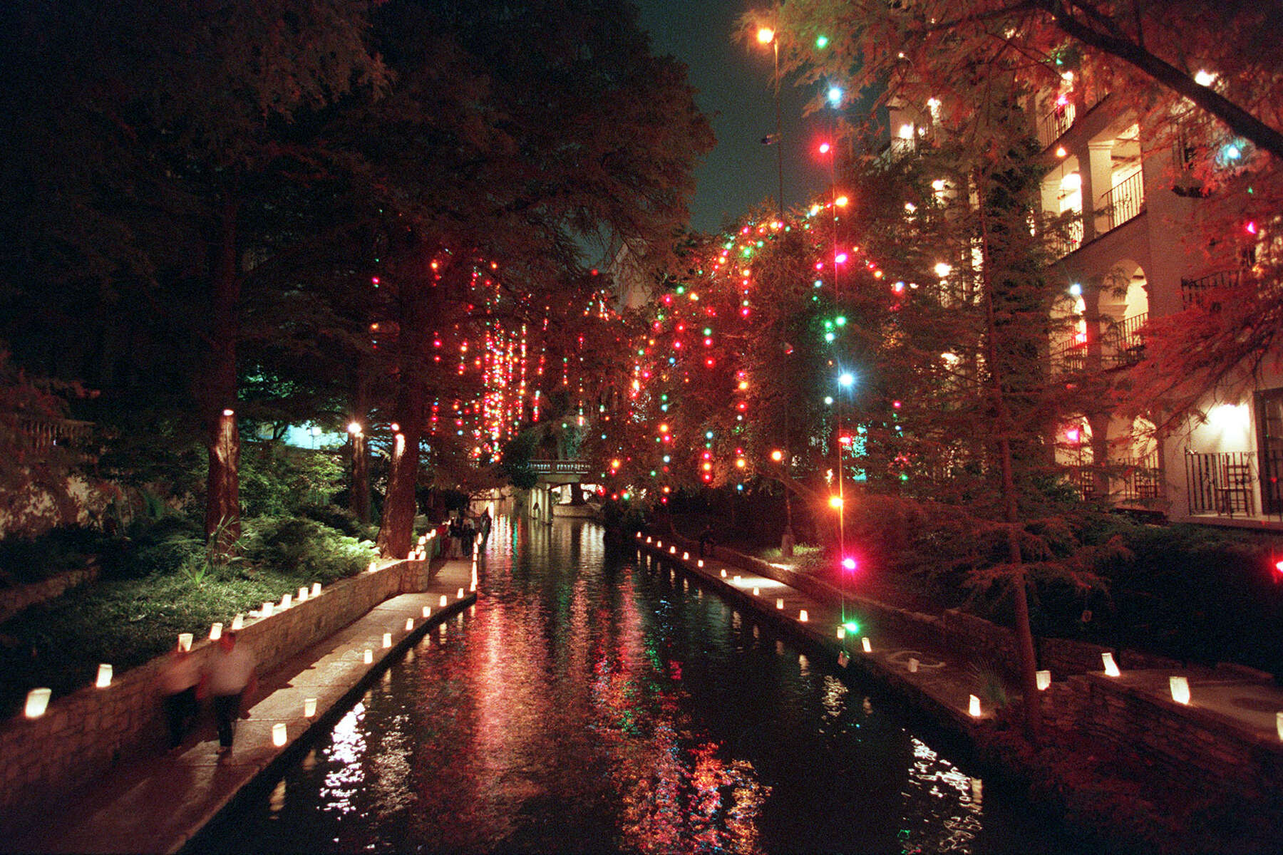 Holiday Lights on the River Walk – FREE - San Antonio River Walk