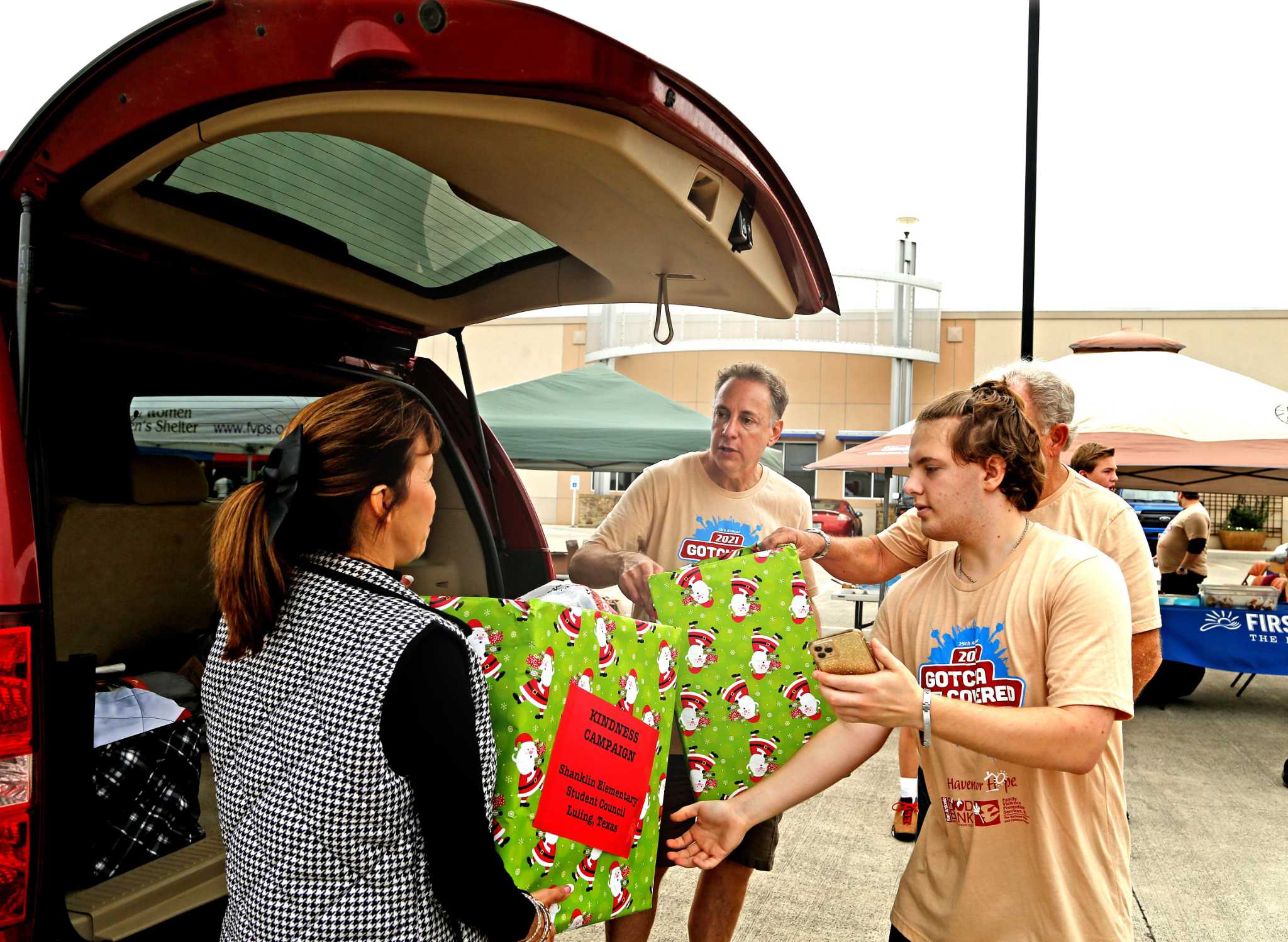 Strong faith inspires San Antonio humanitarian to host collection drives for the homeless and less fortunate - Vimarsana News