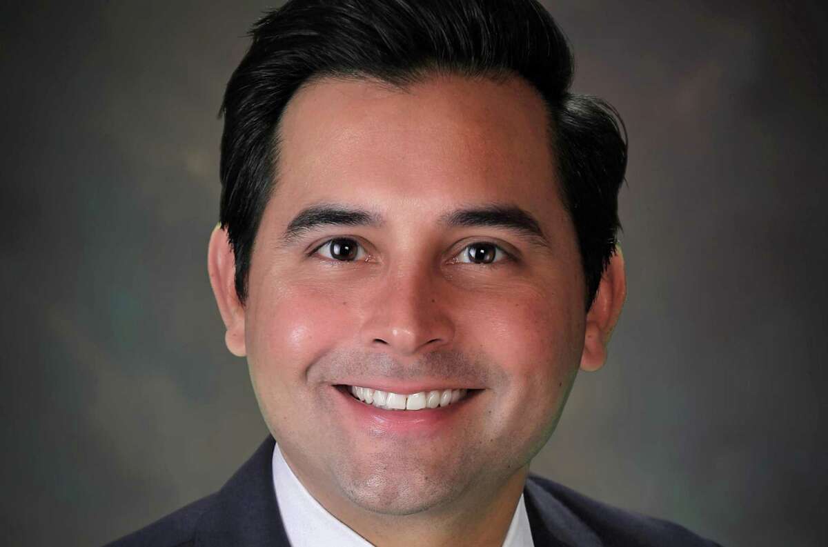 HCA Houston Healthcare CEO Adrian Moreno