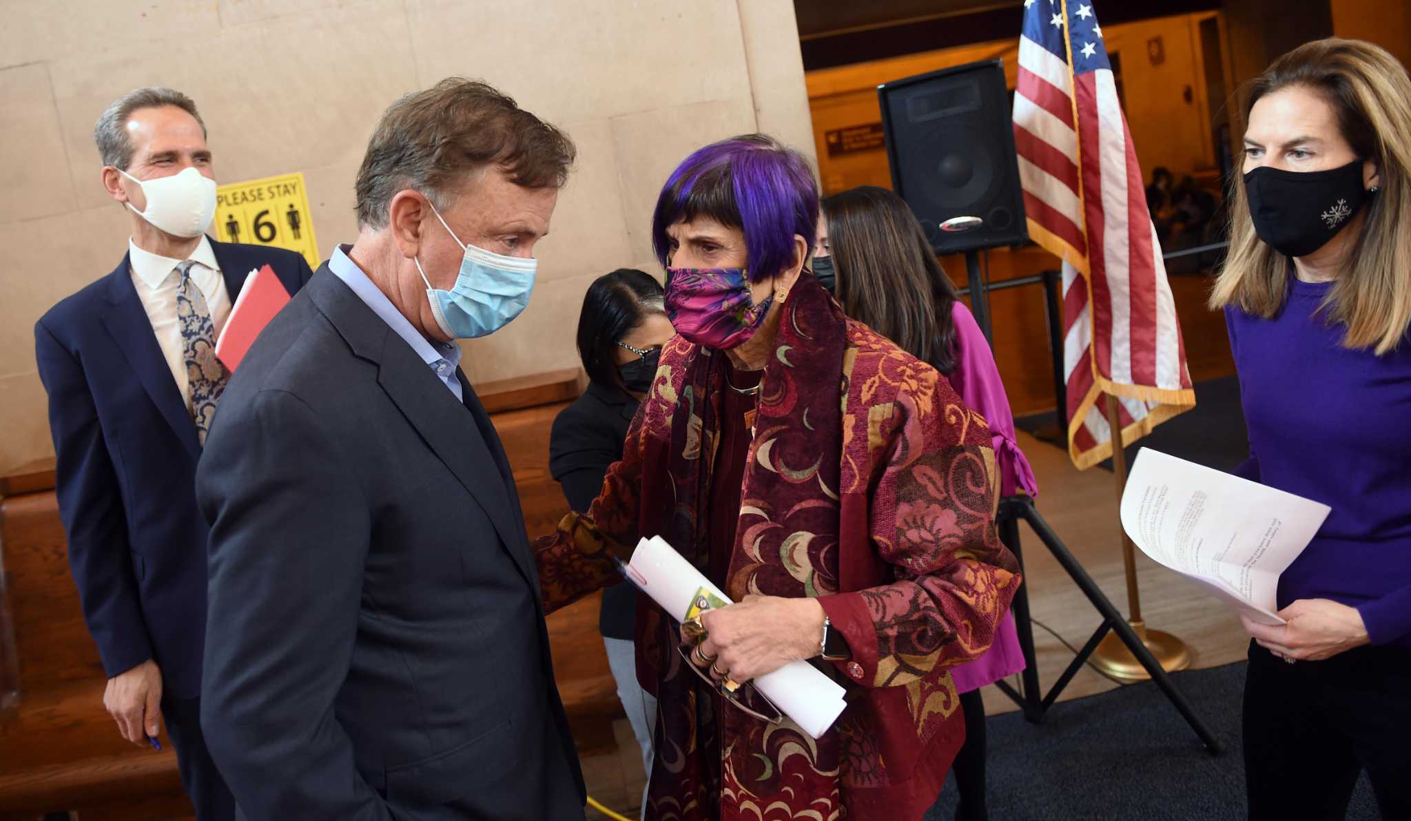 Rising COVID numbers, new omicron case test Lamont's resolve - Vimarsana News
