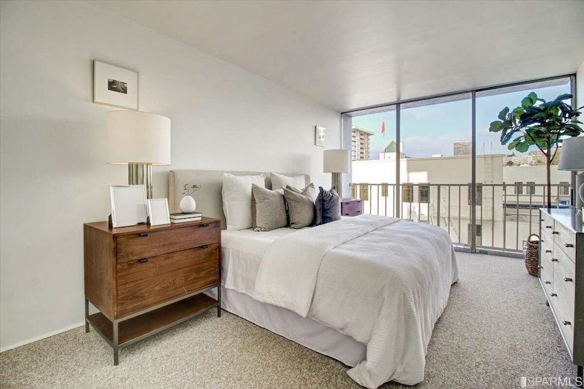 This three bedroom, two bathroom condo built by Joseph Eichler is for sale for $1 million. 