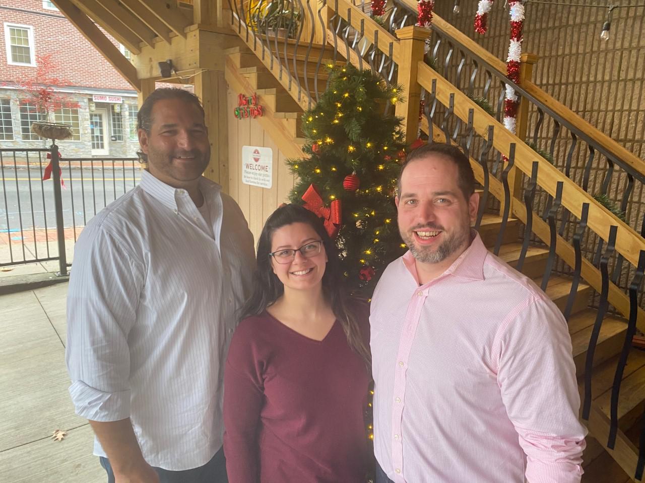 Shelton restaurant owner giving proceeds back to loyal employees - Vimarsana News