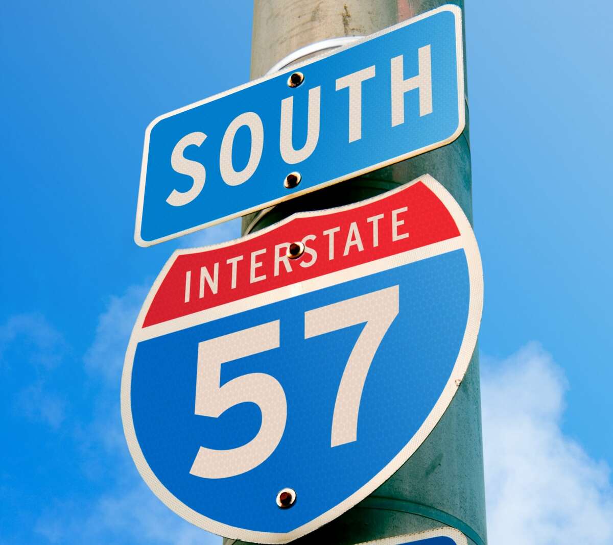 A photo of a sign for Interstate 57 in Illinois