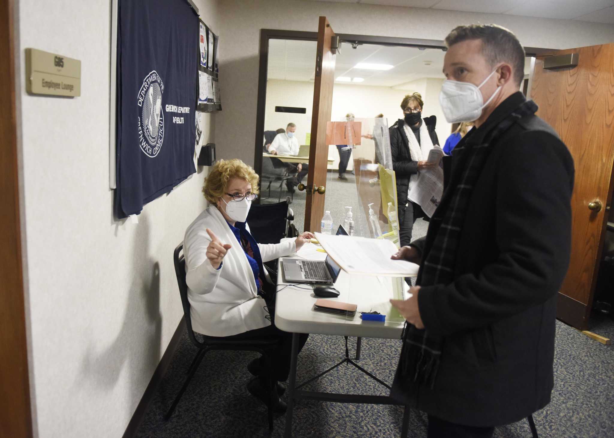 COVID breakthrough cases rising in CT, but few need hospitalization