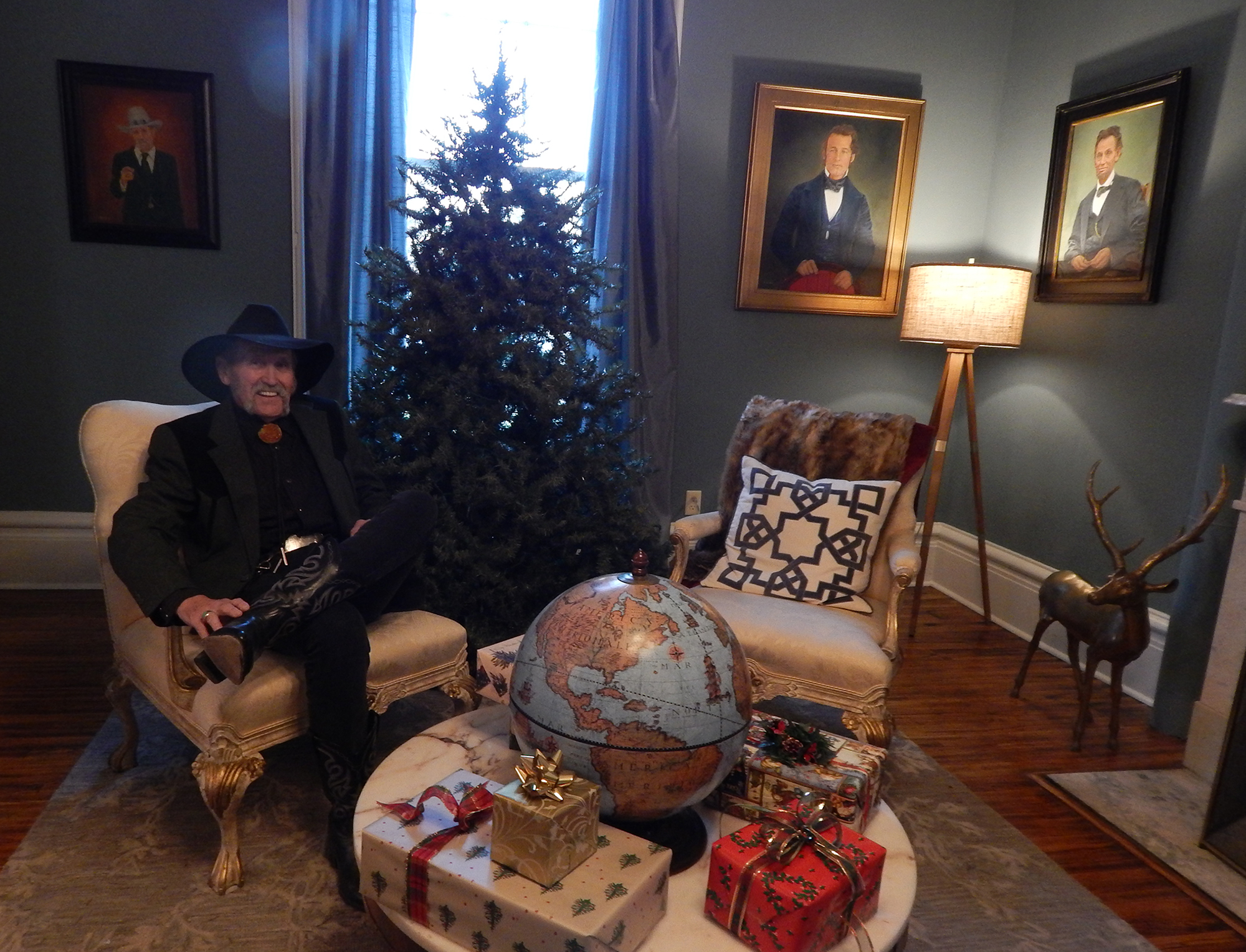 Do open before Christmas: Holiday event being used to unwrap mansion's renovation completion - Vimarsana News